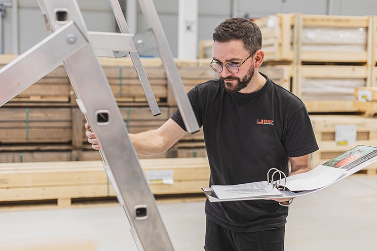 Leiterprüfung Pflicht – Fachgerechte Kontrolle im Betrieb